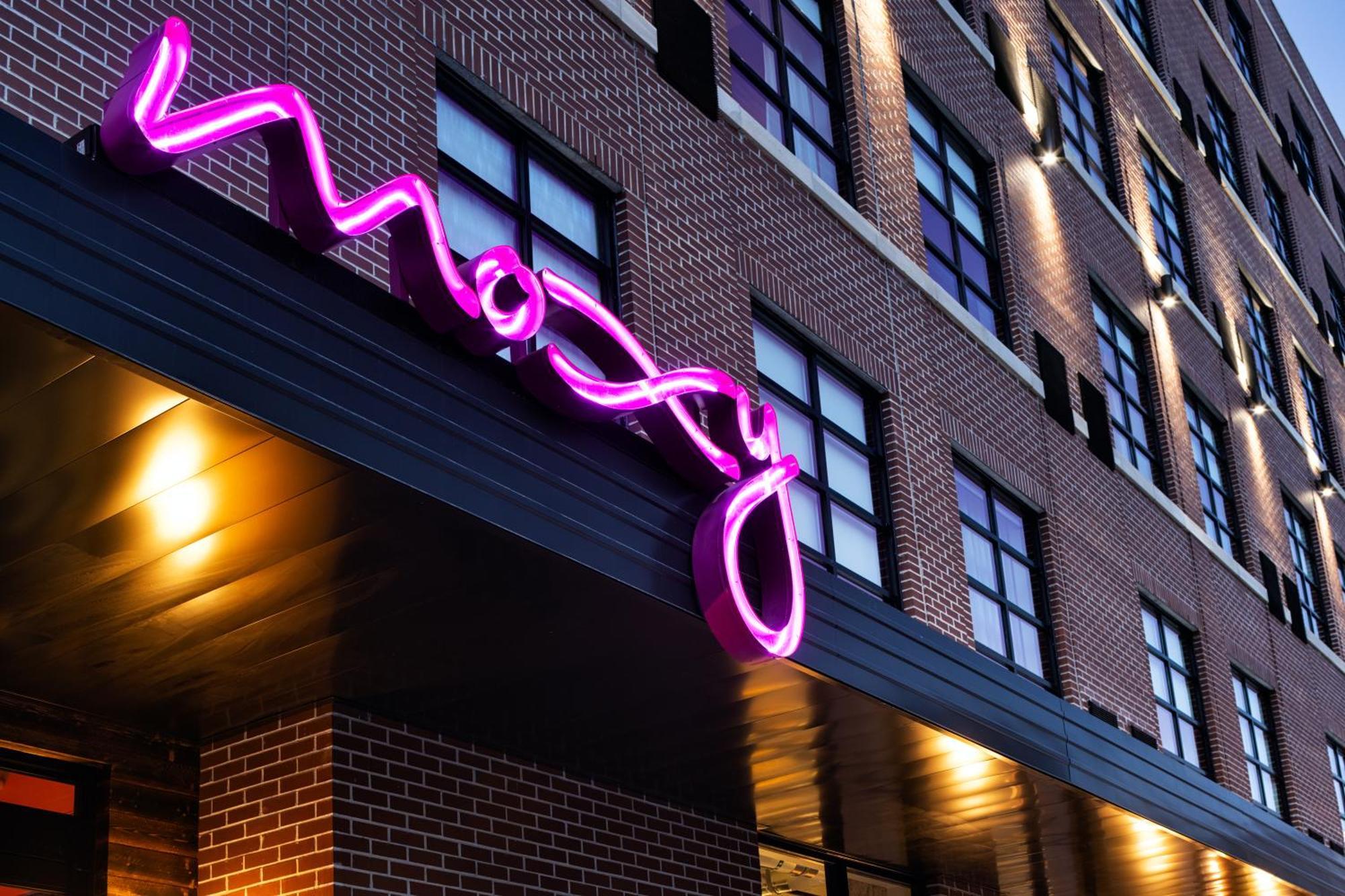 Moxy Omaha Downtown Hotel Exterior photo
